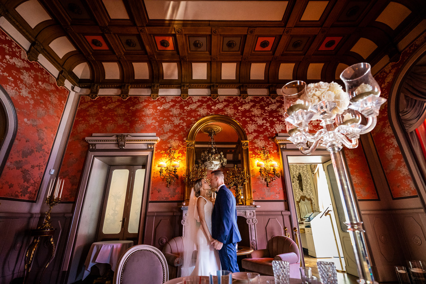 bride and groom facing eachother hotel tremezzo como