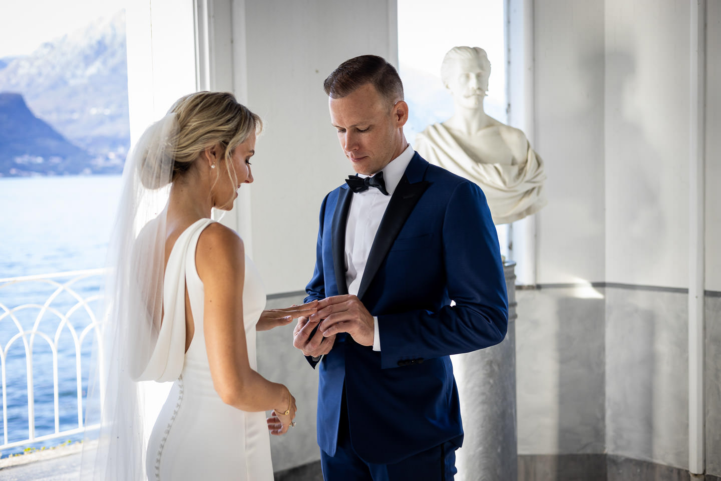 bride groom wedding in chapel of villa melzi como